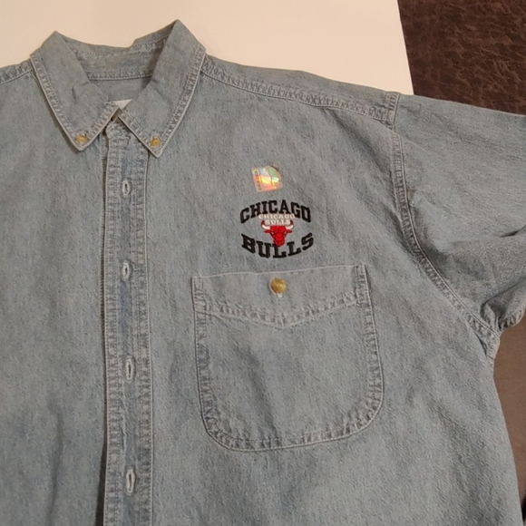 Demin Men's  Bull Button Down Shirt...size XLarge - Picture 2 of 5